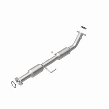 Cargar imagen en el visor de la galería, MagnaFlow 13-15 Toyota Tacoma California Grade CARB Compliant Direct-Fit Catalytic Converter