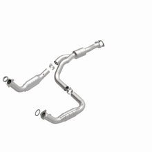 Cargar imagen en el visor de la galería, Magnaflow Conv DF 2011-2012 EXPRESS 2500 6.0L 6.0L Underbody