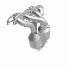 Cargar imagen en el visor de la galería, MagnaFlow OEM Grade 07-12 Nissan Sentra L4-2.5LGAS Direct Fit Federal Catalytic Converter