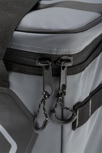 Cargar imagen en el visor de la galería, Bolsa térmica ARB de carbón con detalles rojos, 15 pulgadas de largo x 11 pulgadas de ancho x 9 pulgadas de alto, capacidad para 22 latas