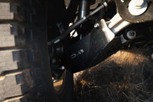 Cargar imagen en el visor de la galería, DV8 Offroad 21-22 Ford Bronco Placa protectora de brazo de control inferior delantero