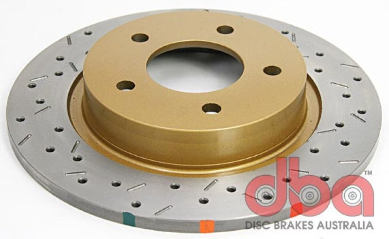 DBA 04-05 Mazda 3 2.3L / 06+ MazdaSpeed3 Rotor trasero perforado y ranurado serie 4000
