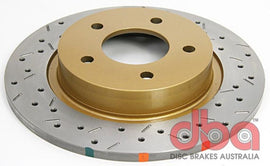 DBA 04-05 Mazda 3 2.3L / 06+ MazdaSpeed3 Rotor trasero perforado y ranurado serie 4000