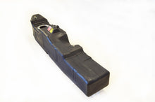 Cargar imagen en el visor de la galería, Titan Fuel Tanks 99-07 Ford F-250 60 Gal Extra HD Cross-Linked PE XXL Mid-Ship Tank- Crew/Ext Cab LB