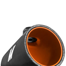 Cargar imagen en el visor de la galería, Acoplador de silicona negro Mishimoto de 3,0 pulgadas con tapón NPT de 1/8 pulgadas