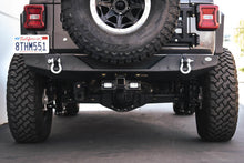 Cargar imagen en el visor de la galería, DV8 Offroad 07-21 Jeep Wrangler (JK/JL) Enganche atornillable con luces