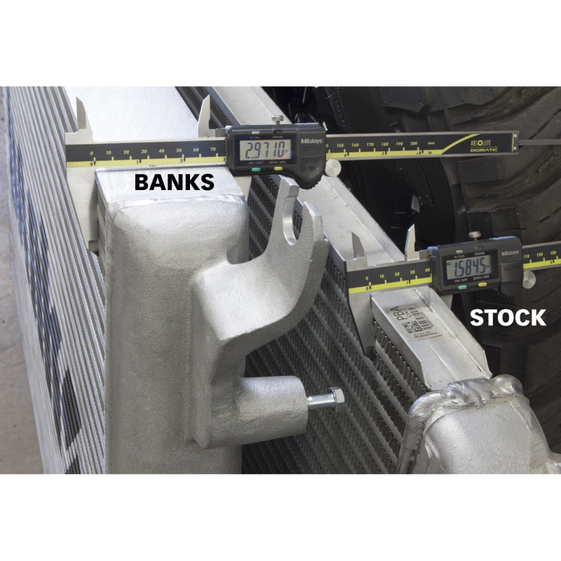 Banks Power 11-16 Chevy/GMC 6.6L Duramax Techni-Cooler System con tubos de refuerzo