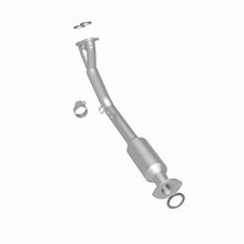 Cargar imagen en el visor de la galería, MagnaFlow Converter Direct Fit California Grade 96-98 Toyota 4Runner 2.7L