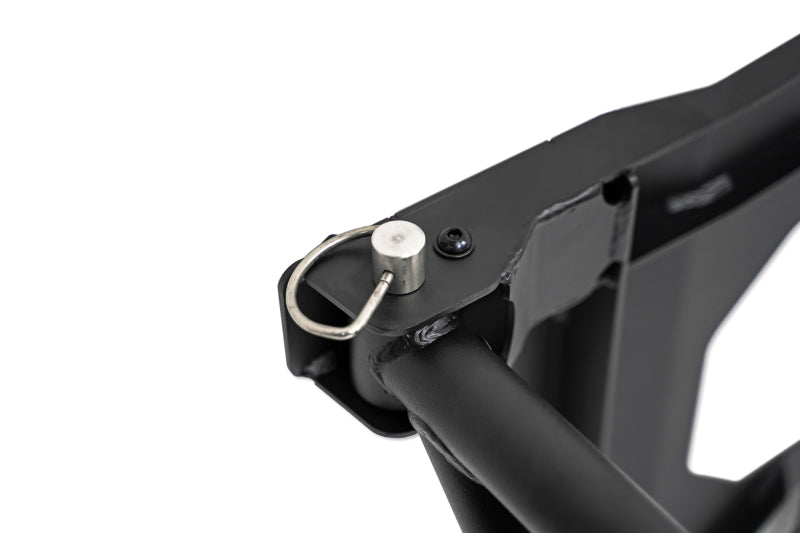 DV8 Offroad 21-23 Ford Bronco Protector de llanta de repuesto y soporte para accesorios