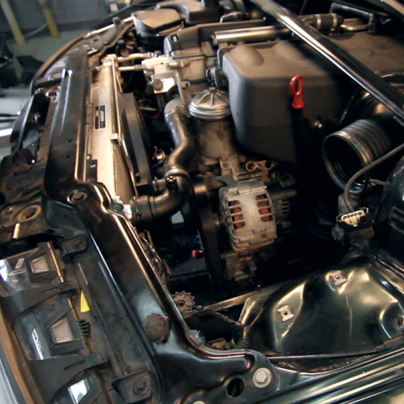 Mishimoto 01-06 BMW M3 E46 3.2L Kit de cubierta de ventilador de aluminio sin controlador