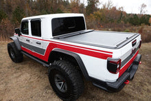 Cargar imagen en el visor de la galería, Rugged Ridge Armis Retractable Locking Bed Cover 20-21 JT
