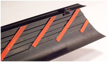 Cargar imagen en el visor de la galería, Bushwacker 00-04 Dodge Dakota Fleetside Tapas para rieles de cama de 63.0 pulgadas, color negro
