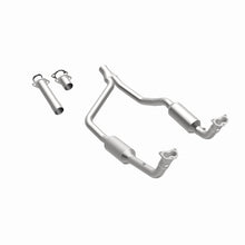 Cargar imagen en el visor de la galería, MagnaFlow Conv Direct Fit 90-93 Land Rover Range Rover 3.9L V8