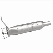 Cargar imagen en el visor de la galería, MagnaFlow 09-19 Ford F53 V10 6.8L Underbody 6.8L Direct Fit Catalytic Converter