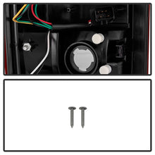 Cargar imagen en el visor de la galería, Spyder Dodge Ram 02-06 1500 Version 2 LED Tail Light - Red Clear ALT-YD-DRAM02V2-LED-RC