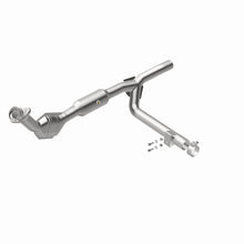 Cargar imagen en el visor de la galería, Magnaflow 01-03 Ford F150 XL/XLT V6 4.2L OEM Grade / EPA Compliant Direct-Fit Catalytic Converter
