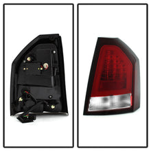 Cargar imagen en el visor de la galería, Spyder Chrysler 300 05-07 V2 Light Bar LED Tail Lights - Red Clear ALT-YD-CHR305V2-LED-RC