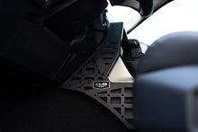 Cargar imagen en el visor de la galería, DV8 Offroad 22-23 Toyota Tundra Consola central Paneles Molle/Montaje de dispositivo