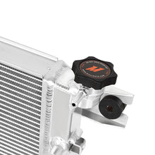 Cargar imagen en el visor de la galería, Mishimoto 07-17 Jeep Wrangler JK Performance Aluminum Radiator V2