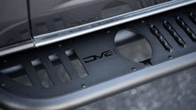 Cargar imagen en el visor de la galería, DV8 Offroad 21-23 Ford Bronco OE Plus Pasos laterales de 2 puertas