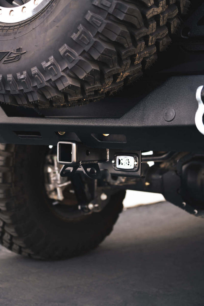 DV8 Offroad 07-21 Jeep Wrangler (JK/JL) Enganche atornillable con luces
