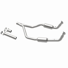 Cargar imagen en el visor de la galería, MagnaFlow Conv Direct Fit 90-93 Land Rover Range Rover 3.9L V8