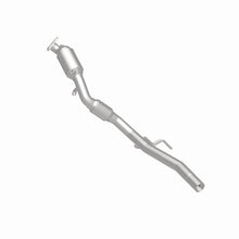 Cargar imagen en el visor de la galería, Magnaflow Conv DF 11-15 Volkswagen Touareg V6 3.6 OEM Underbody