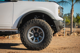 ICON Rebound Pro 17x8.5 6x5.5 25mm Offset 5.75in BS 95.1mm Rueda de titanio de diámetro