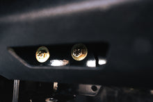 Cargar imagen en el visor de la galería, DV8 Offroad 07-21 Jeep Wrangler (JK/JL) Enganche atornillado sin luces