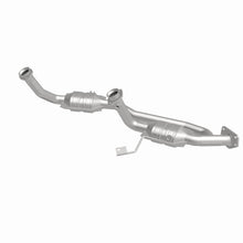 Cargar imagen en el visor de la galería, MagnaFlow Conv DF 04 Ford Freestar 3.9L