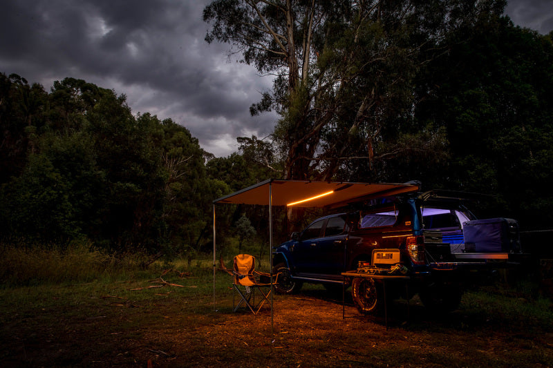 Kit de toldo ARB con luz de 8,2 pies x 8,2 pies (incluye luz instalada)