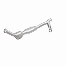 Cargar imagen en el visor de la galería, MagnaFlow Conv DF 98 Ford Expedición 5.4L