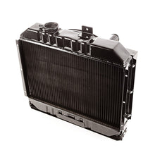 Cargar imagen en el visor de la galería, Omix Radiator w/ Fan Shroud 2 Row- 41-52 Willys Models