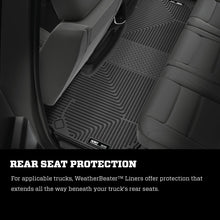 Cargar imagen en el visor de la galería, Husky Liners 2004-2006 Chevrolet Silverado 1500 Crew Cab Pickup WeatherBeater Alfombrilla trasera (negro)