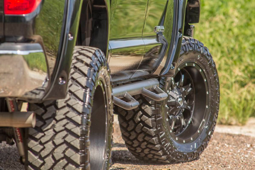 2014-tundra--steps-zoom_1.jpg