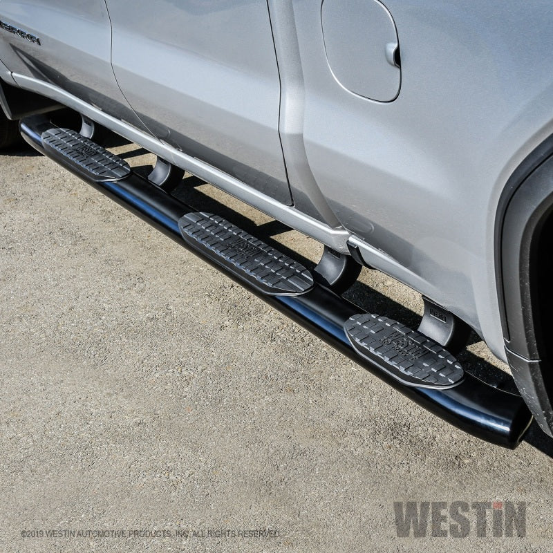 Westin 2019 Chevrolet Silverado Double Cab con caja de 6.5 pulgadas PRO TRAXX 5 W2W Barras de escalón Nerf ovaladas - Negro