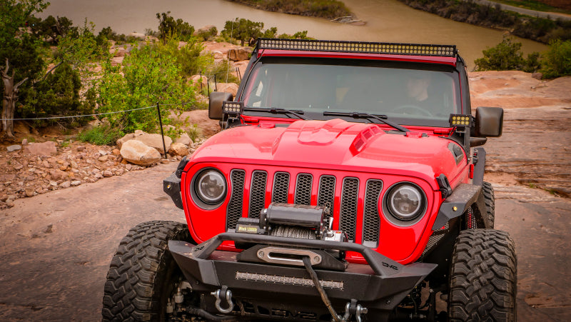 Capó de dispersión de calor DV8 Offroad 18+ Jeep JL - Imprimación negra