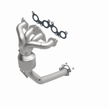 Cargar imagen en el visor de la galería, MagnaFlow Conv DF 05-11 Volvo XC90 4.4L Front