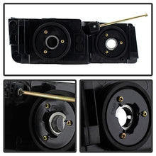 Cargar imagen en el visor de la galería, Xtune Chevy Avalanche w/ Body Cladding Only 02-06 OEM Headlights - OEM (Black) HD-JH-CAVA02-AM-BK