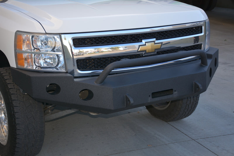Parachoques delantero DV8 Offroad 07-13 Chevrolet Silverado 1500 - Recubrimiento en polvo negro