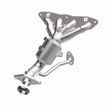 Cargar imagen en el visor de la galería, MagnaFlow OEM Grade 12-17 Toyota Prius C Federal / EPA Compliant Manifold Catalytic Converter