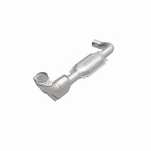 Cargar imagen en el visor de la galería, MagnaFlow Conv DF 97-98 Ford Trucks 4.6L
