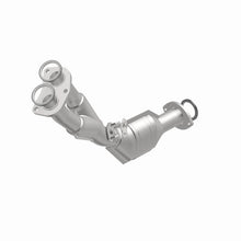 Cargar imagen en el visor de la galería, MagnaFlow Conv DF 01-04 Tacoma 2.7L front 49S