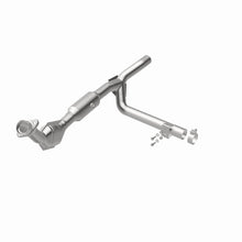 Cargar imagen en el visor de la galería, Magnaflow 01-03 Ford F150 XL/XLT V6 4.2L OEM Grade / EPA Compliant Direct-Fit Catalytic Converter