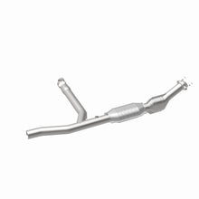Cargar imagen en el visor de la galería, MagnaFlow Conv DF 97-98 Ford Trucks 4.2L