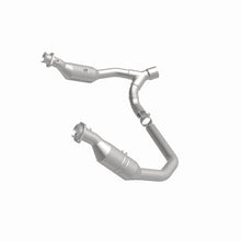 Cargar imagen en el visor de la galería, MagnaFlow Conv Direct Fit 06-07 Ram 1500 4.7L Underbody