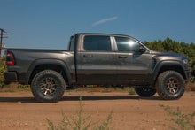 Cargar imagen en el visor de la galería, ICON Rebound 18x9 6x5.5 0mm Offset 5in BS Rueda de bronce con diámetro de 106.1mm