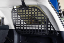 Cargar imagen en el visor de la galería, Paneles Molle de ventana trasera DV8 10-23 Toyota 4Runner