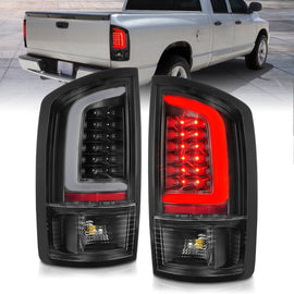 ANZO 2002-2006 Dodge Ram 1500 luces traseras LED con barra de luz, carcasa negra, lente transparente