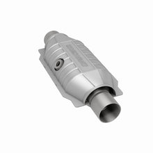Cargar imagen en el visor de la galería, MagnaFlow Conv Univ 2.5 OBDII Rear Mid-Bed 02